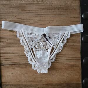 Victoria's Secret Very Sexy Cheekini Peekaboo Lace Panty sz S New White